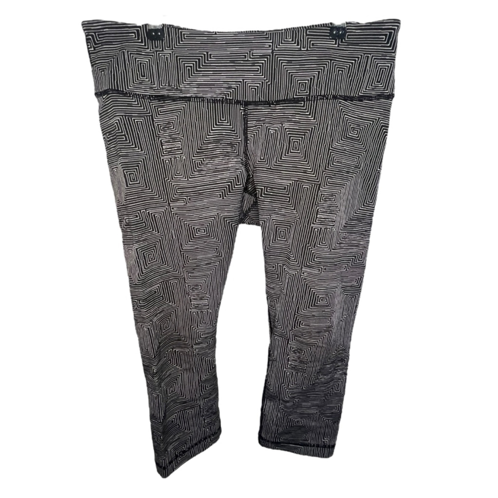 Lululemon Athletica Black And White Geometric Cropped Athletic Leggings
